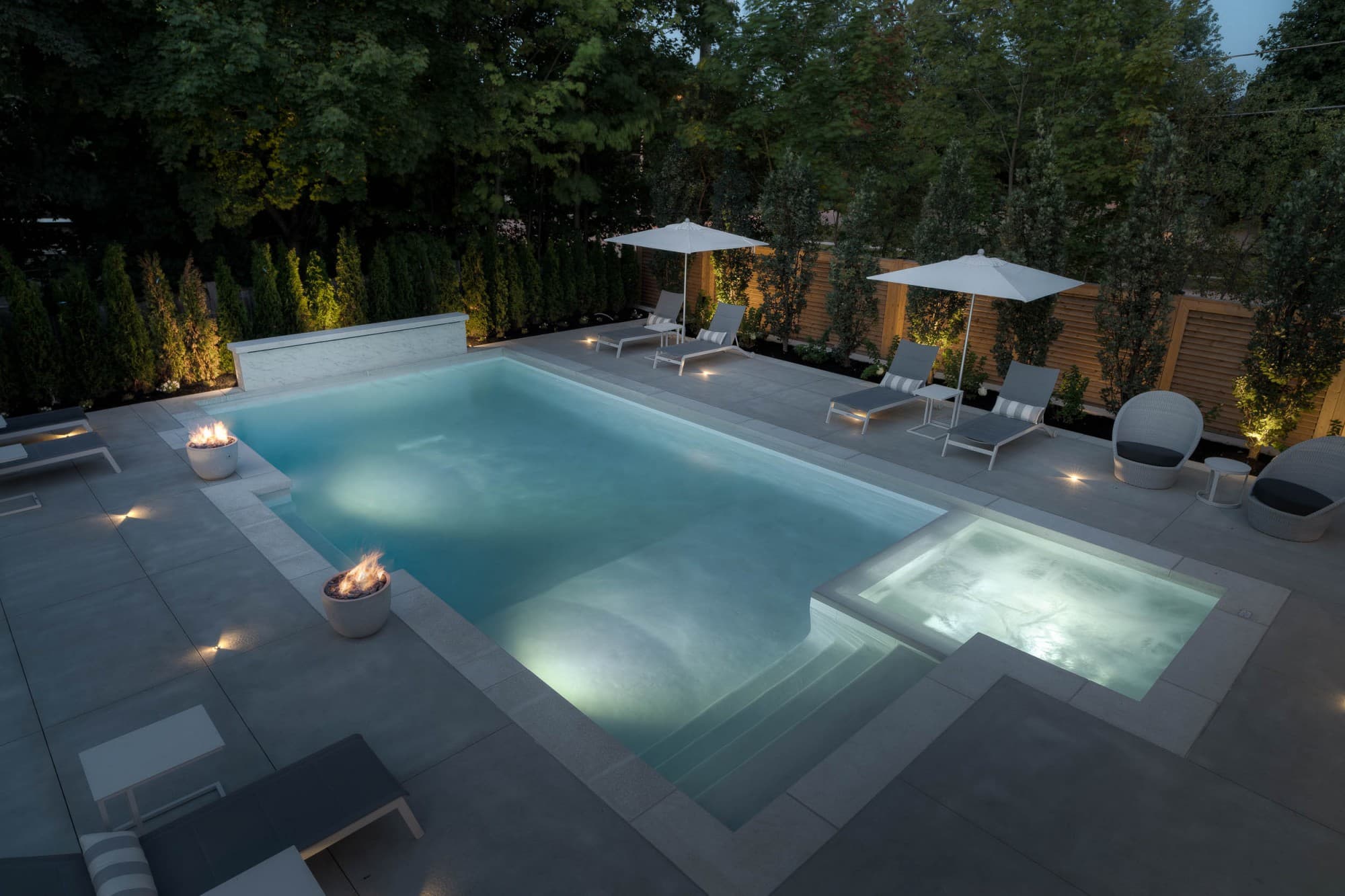 Custom pool concrete finish