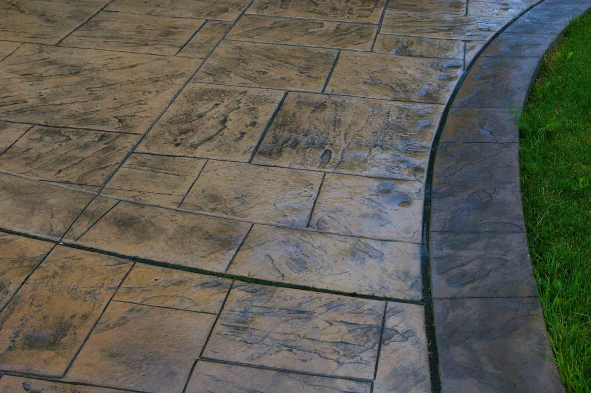 Stamped concrete flagstone pattern surface detail